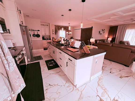 2nd image of 807 Scrub Oak Hammock Rd
