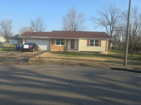 323 Richmond Dr, Warrenton, MO 63383