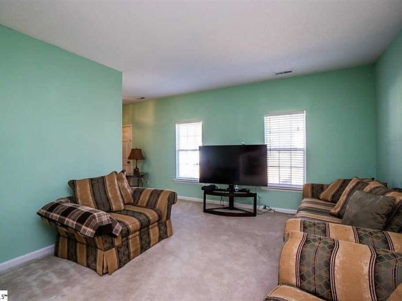 3rd image of 323 Marsh Creek Dr