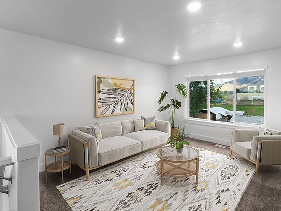 The photos are staged and may not reflect the current condition or contents of the property.