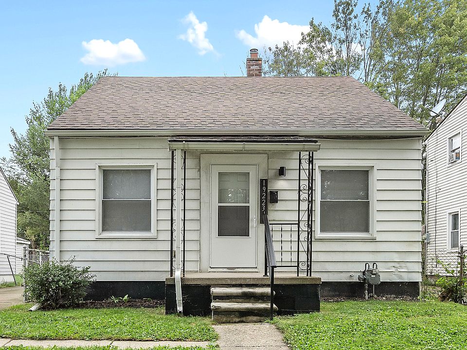 1st image of 19223 Beaconsfield St
