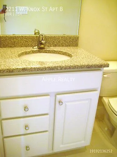 2211 W Knox St #B — Photo 7