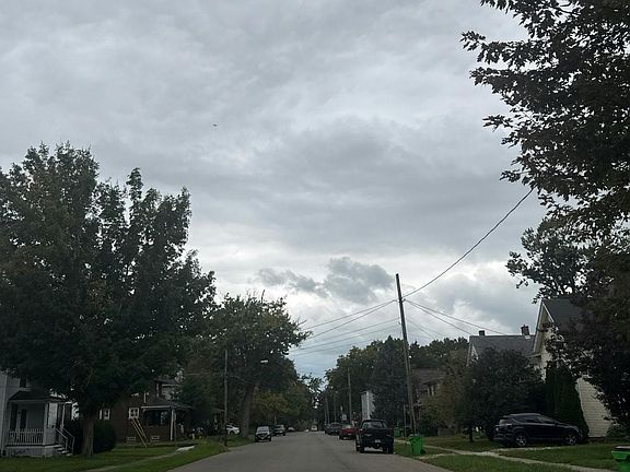 4th image of 710 Cherry Rd NE