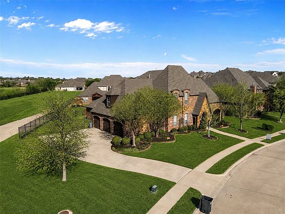 2nd image of 614 Cross Timbers Dr
