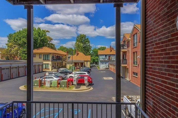 275 S Limestone St #240 — Photo 28