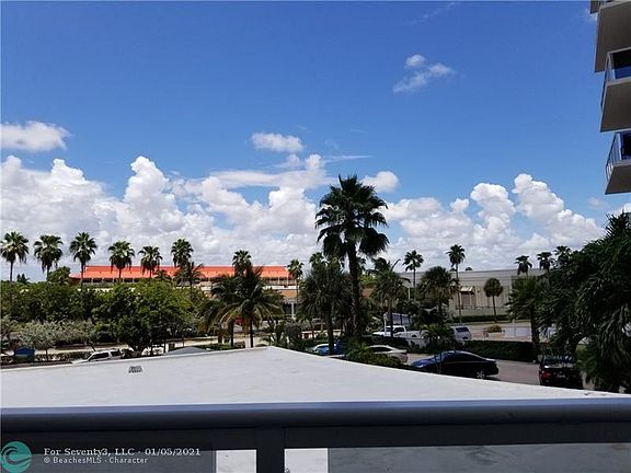 4th image of 3700 Galt Ocean Dr APT 212
