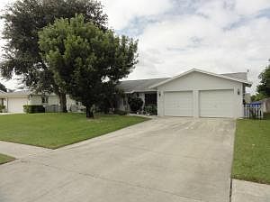2nd image of 124 Barcelona Dr