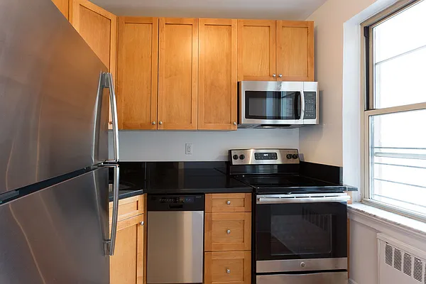 Rented by Berman Realty | media 8