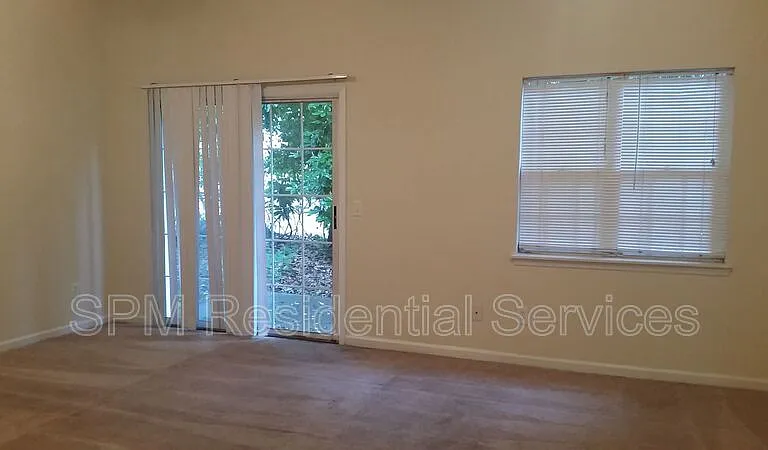 1404 Tanager Ct — Photo 3