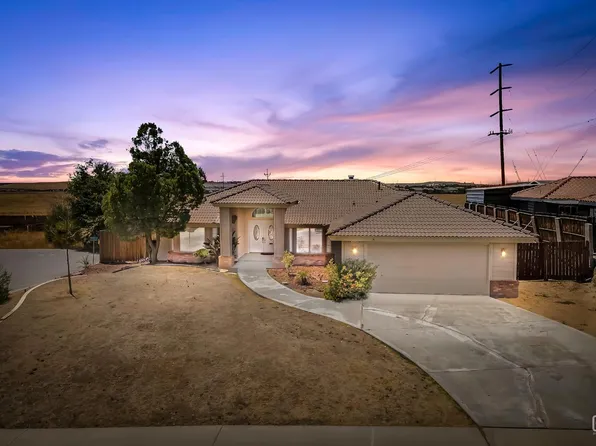 6000 Benbasset Pl, Bakersfield, CA 93306