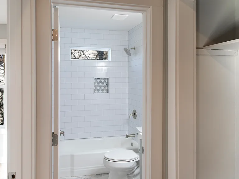 420 Alexander Cir SE #420 — Photo 4