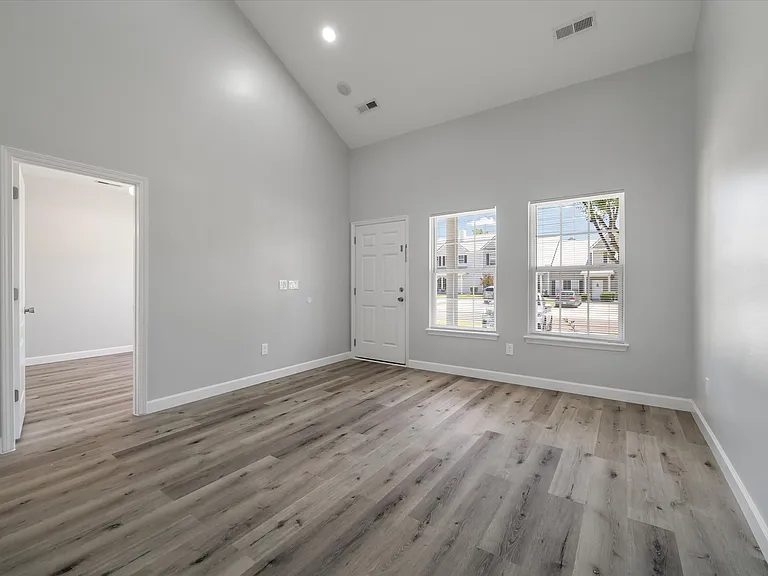 112 Black River Dr — Photo 31