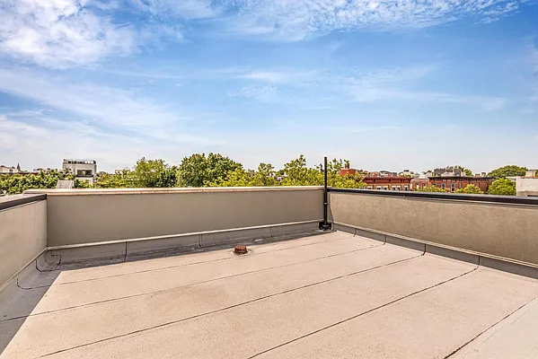 Sold by Sotheby's International Realty | media 6