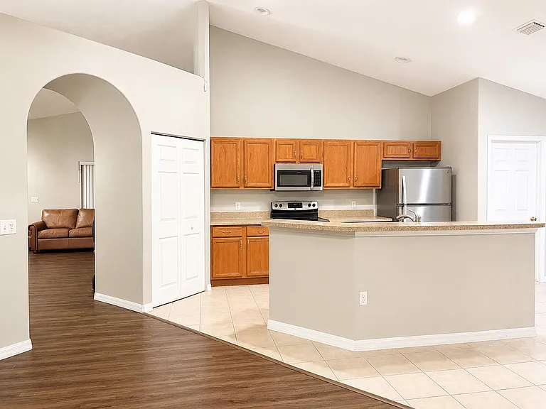 5272 Outlook Dr — Photo 3