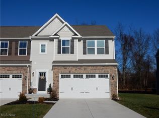 1533 Spruce Hill Dr, Stow, OH 44224