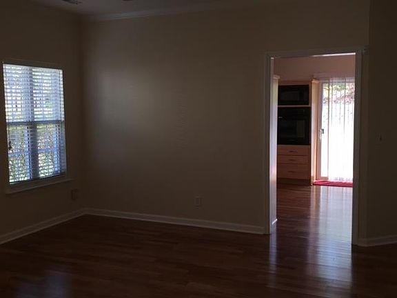 5th image of 6523 Clarksdale Ln
