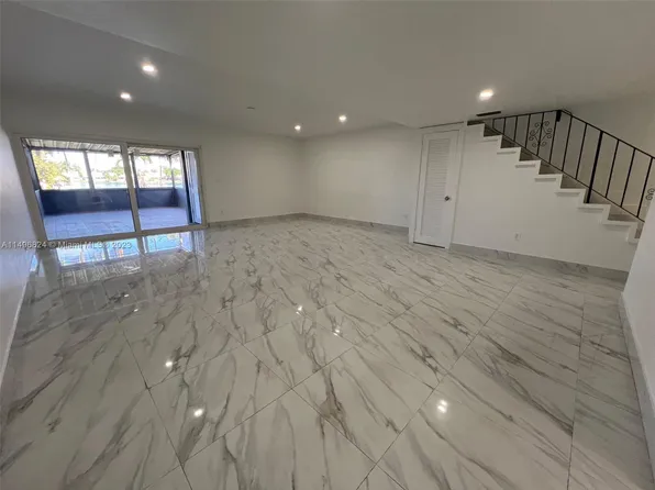 1775 W 72nd St, Hialeah, FL 33014