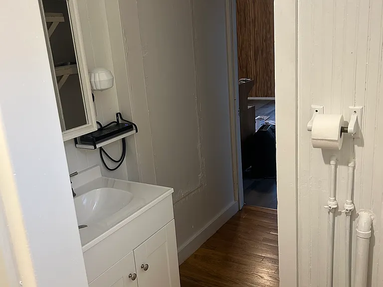 227 Dixon Ave — Photo 3