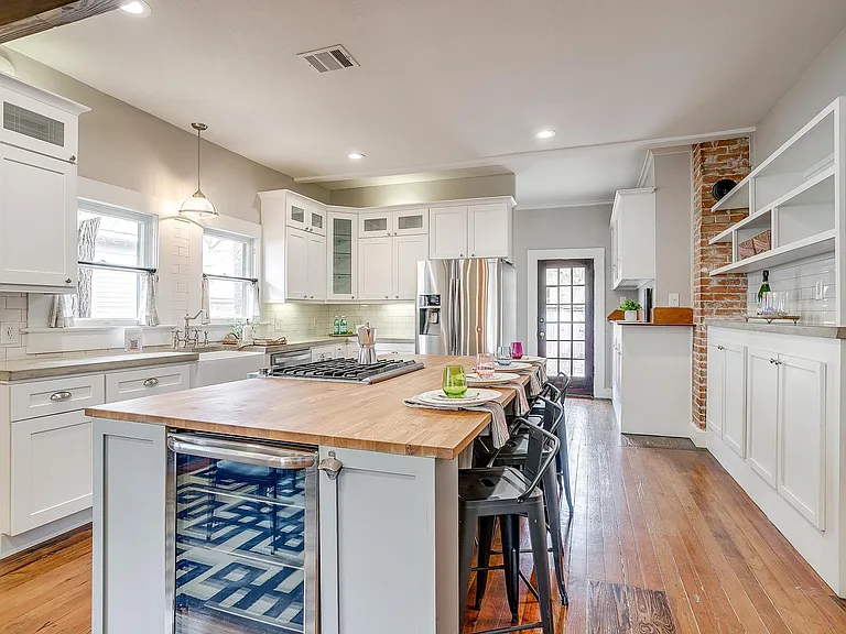1405 S Henderson St — Photo 22