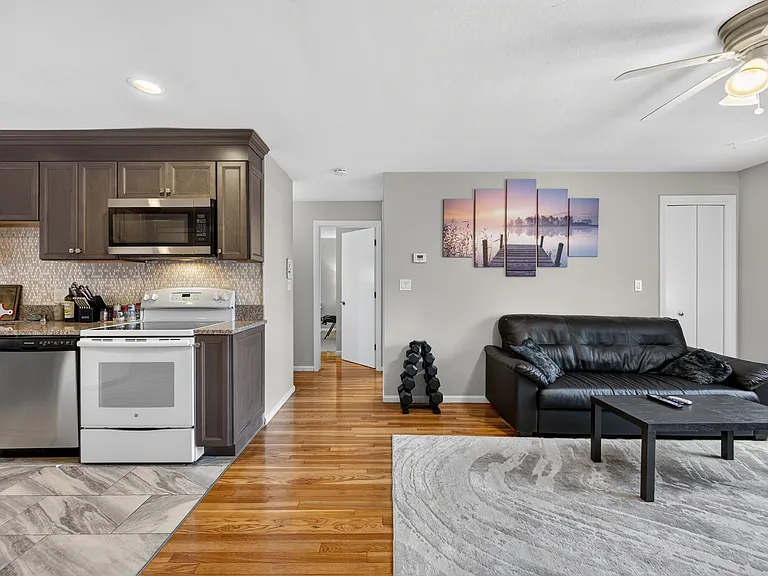 30 Jacqueline Rd #20D — Photo 5
