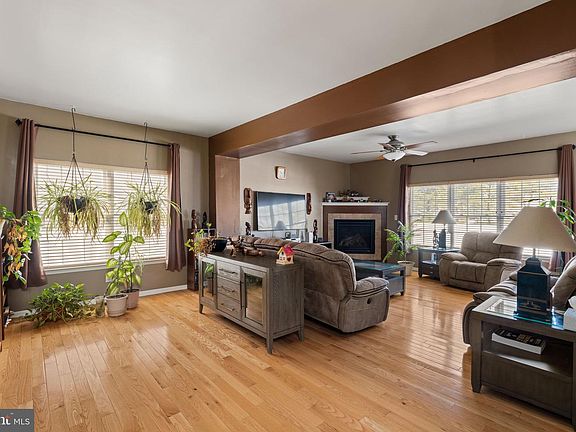 5th image of 2719 Meyer Pl