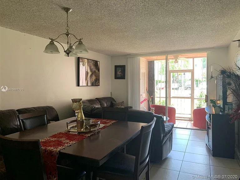 19821 SW 114th Ave #120 — Photo 5
