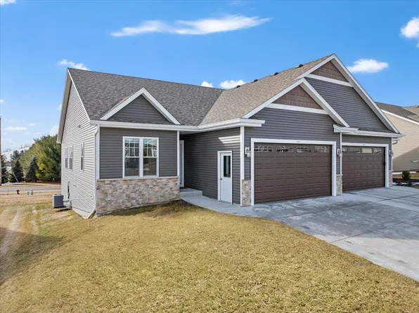 241 Silver Fox DRIVE SOUTH South, Kewaskum, WI 53040