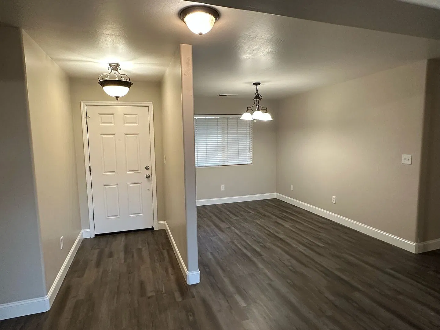 2216 E Arlen Ave - 3 Bedroom 2 Bath - Office Nook - Visalia — Photo 3