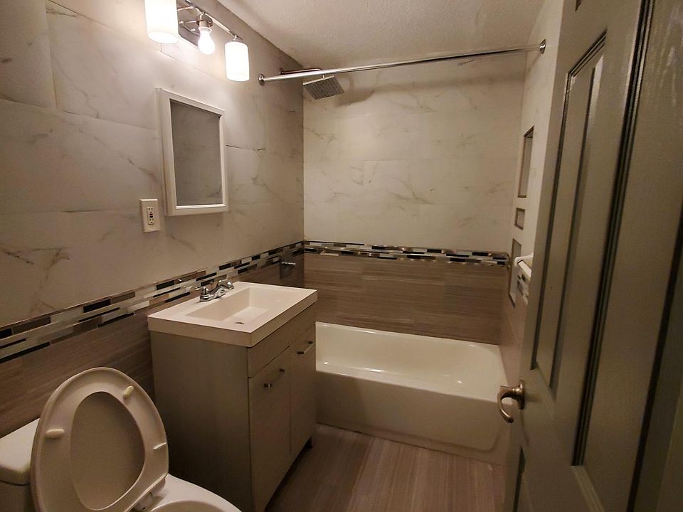 11 Turtle Creek Ln East Hartford CT Zillow