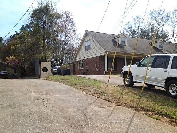 3rd image of 3642 Meadows Ln