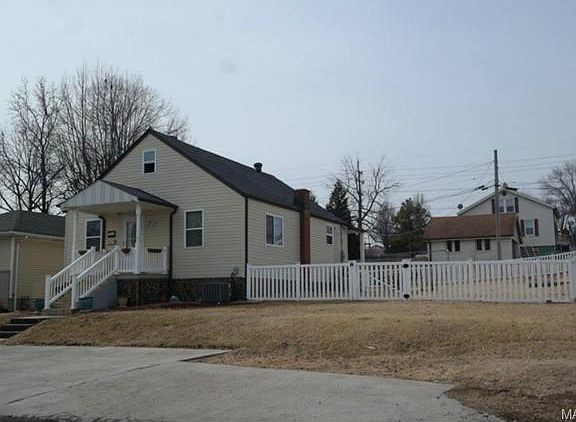 2nd image of 3626 Susan Ave