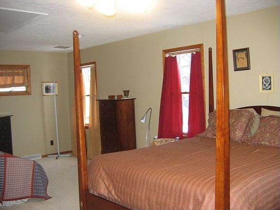 3rd image of 26230 Forestview Ave