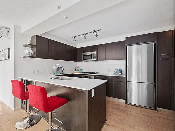 5th image of 7888 Ackroyd Rd #1105