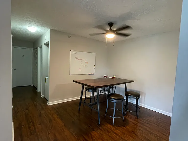3230 E John Hinkle Pl — Photo 5