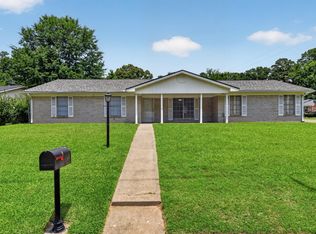 1 Tanglewood Ct, Longview, TX 75604