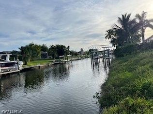1320 SE 23rd St, Cape Coral, FL 33990