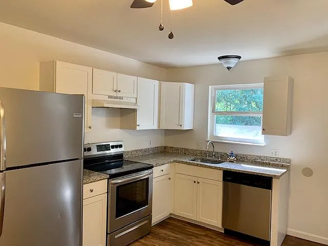 2 bed, 1000 sqft, $1,200 — Photo 2