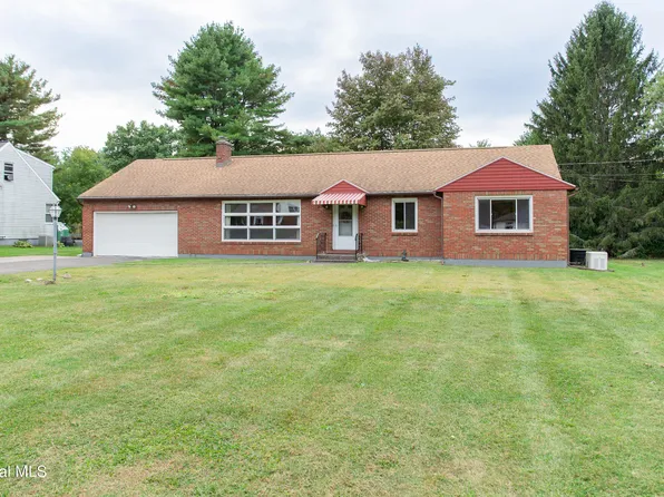 8 Wing Road, Rexford, NY 12148