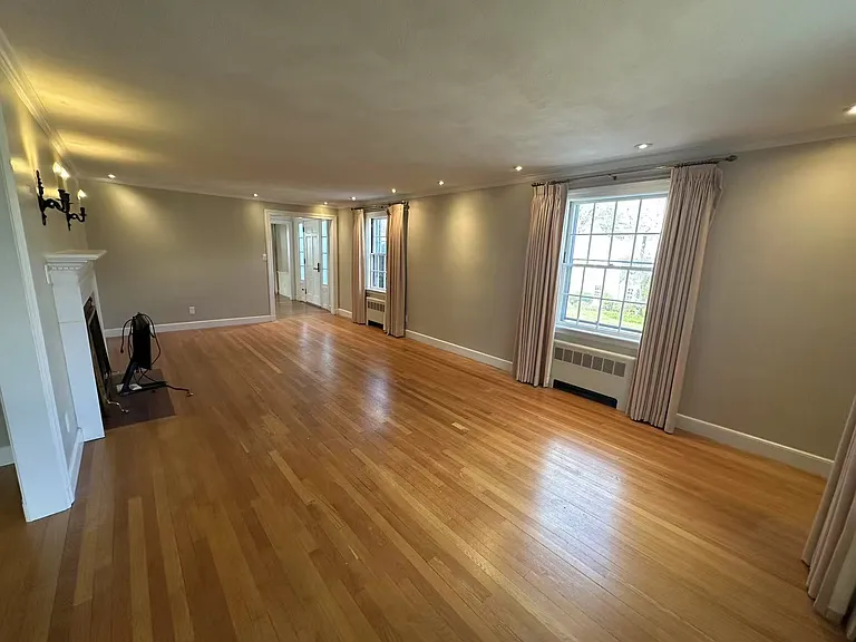 37 Washburn Ave — Photo 3
