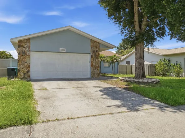 12782 Pine Way Dr, Largo, FL 33773
