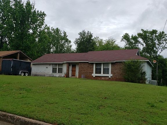 2nd image of 310 Chase Woods Cir