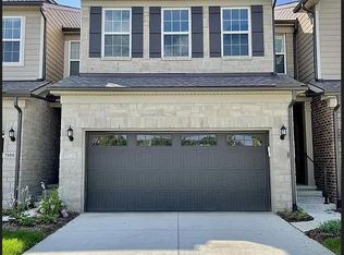 1984 Addison Cir, Walled Lake, MI