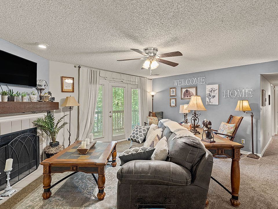 Spacious Living Room