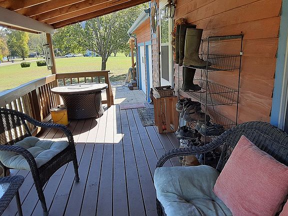 front porch faces East