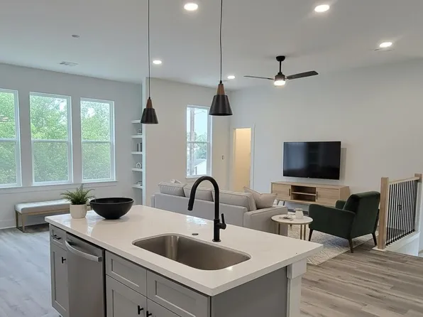 4922 Hoover St #D, Houston, TX 77092