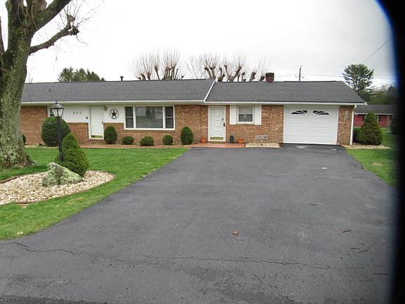 3rd image of 251 Cloverfield Ln