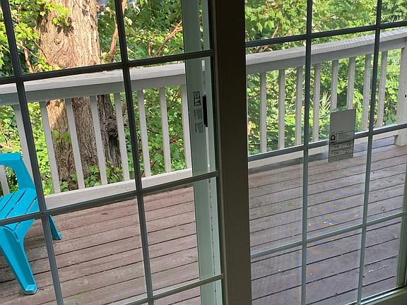 3rd image of 20 Janet Cir Unit B
