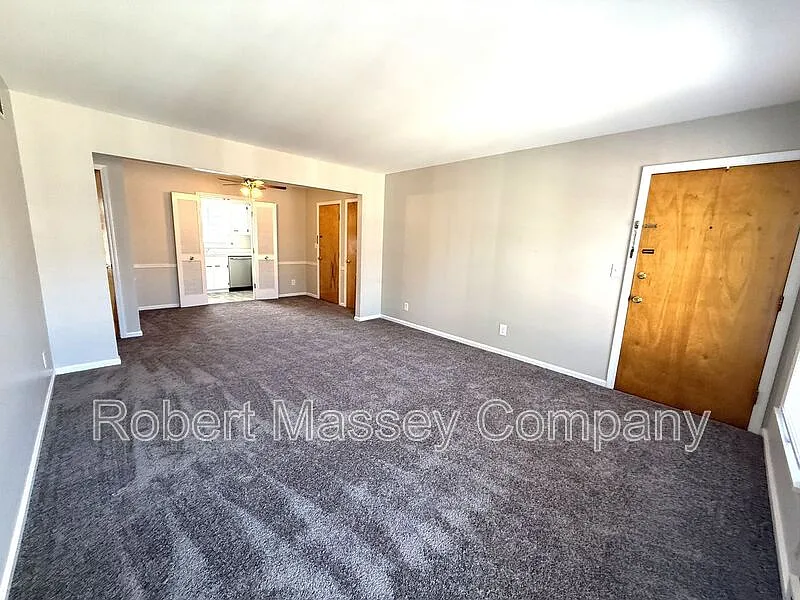 2 bed, 1.0 bath, 865 sqft, $1,125 — Photo 4