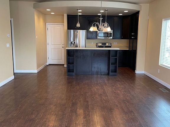 4th image of 872 W San Savino Way