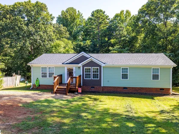 1126 Christopher Ln, Liberty, SC 29657